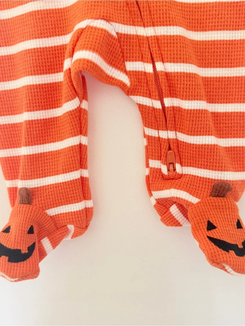 Carter's Halloween Pumpkin Footed Sleeper Newborn NWT
